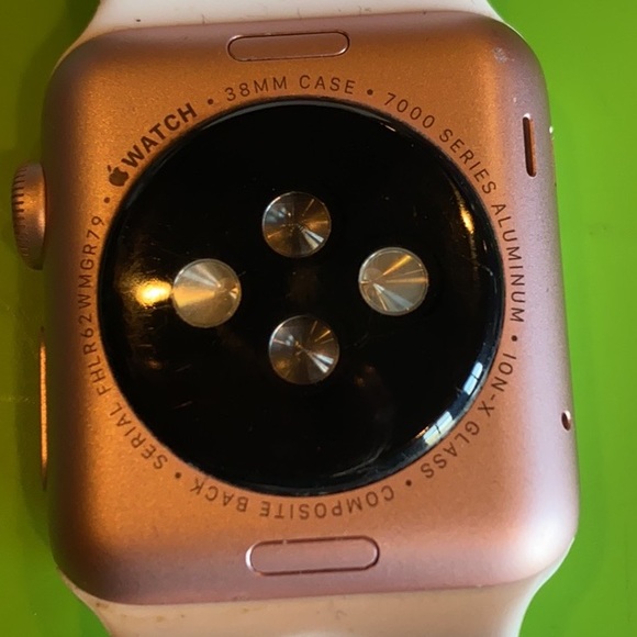 Apple Watch Rose Gold series 7000 white 38mm band - Picture 3 of 6